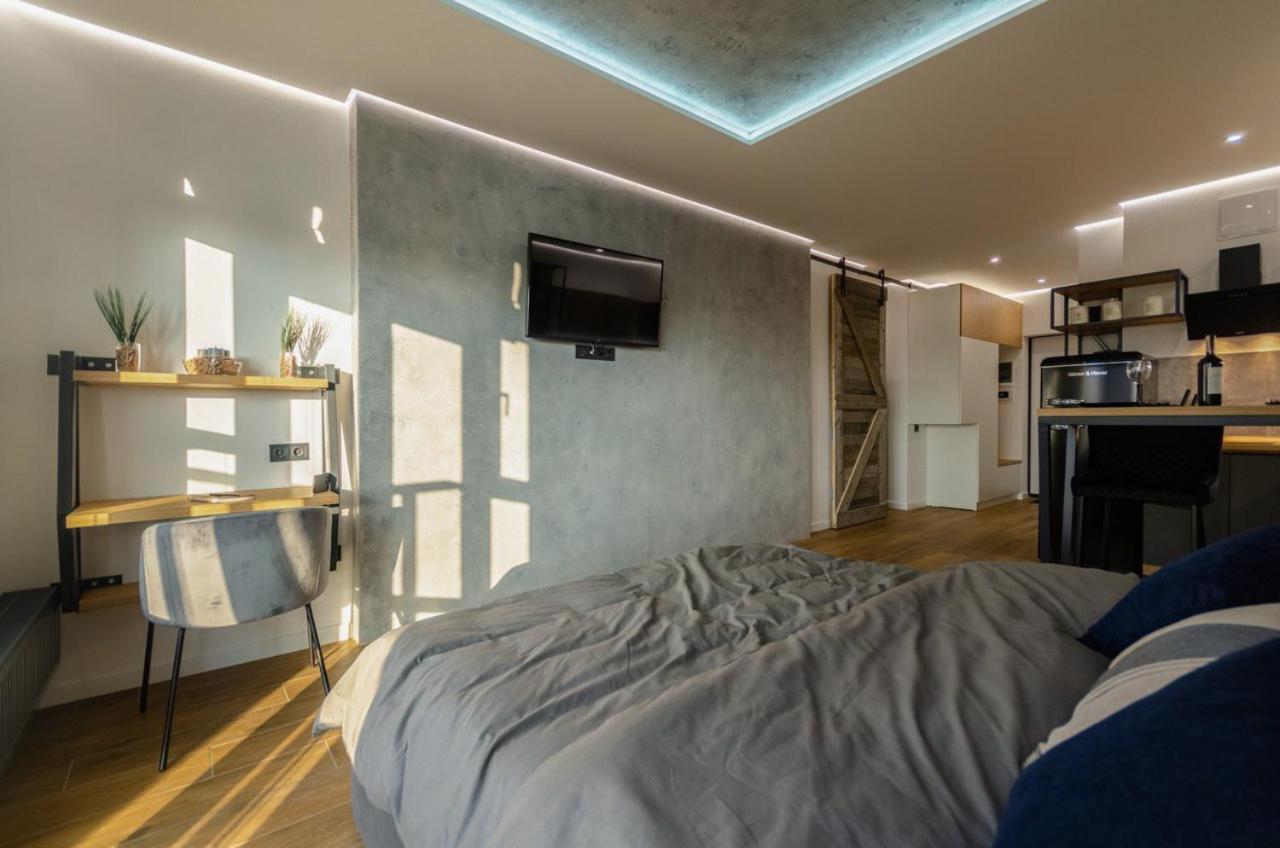 Vip - Smart Apartamento Kiev Exterior foto