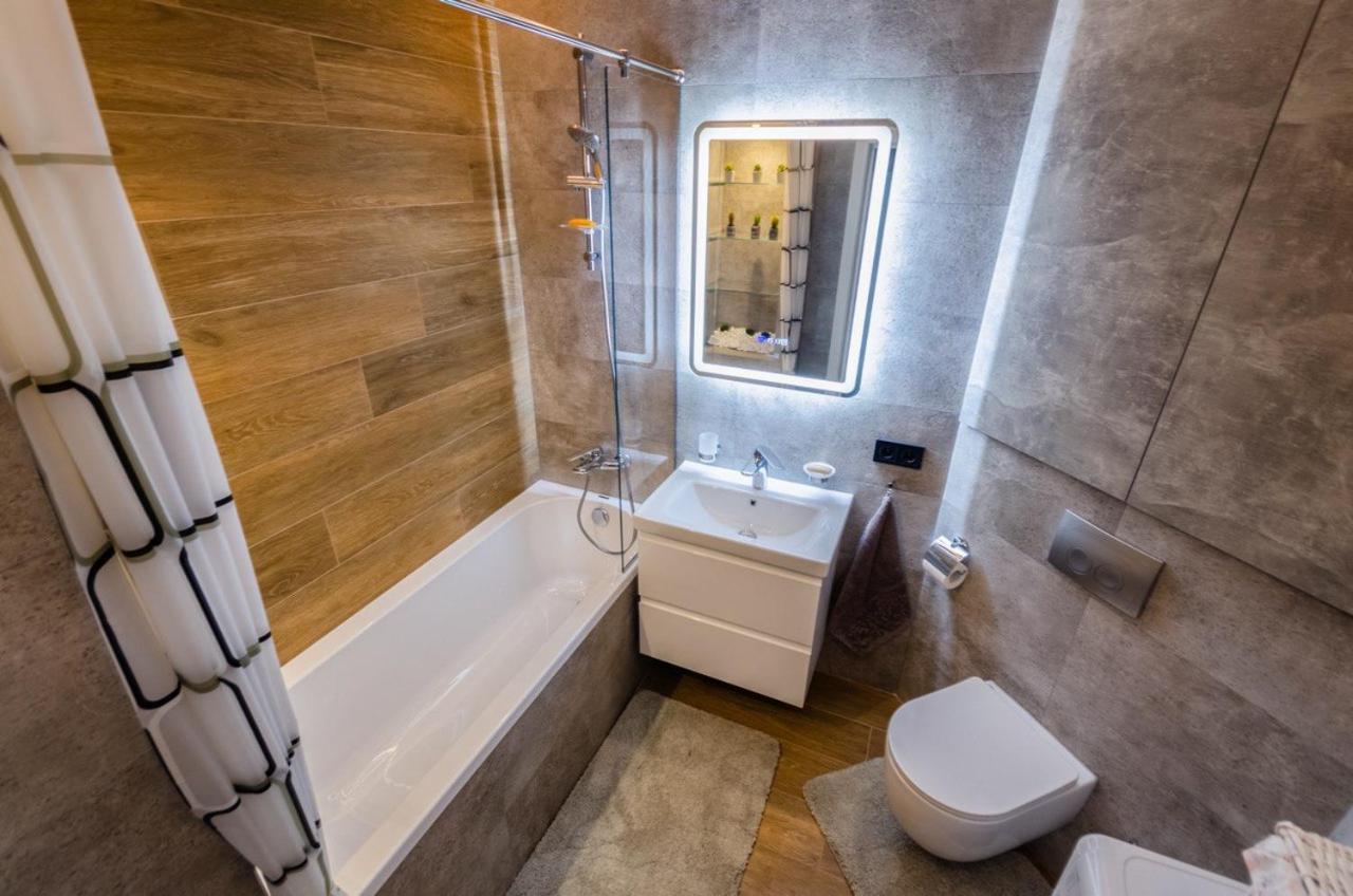 Vip - Smart Apartamento Kiev Exterior foto